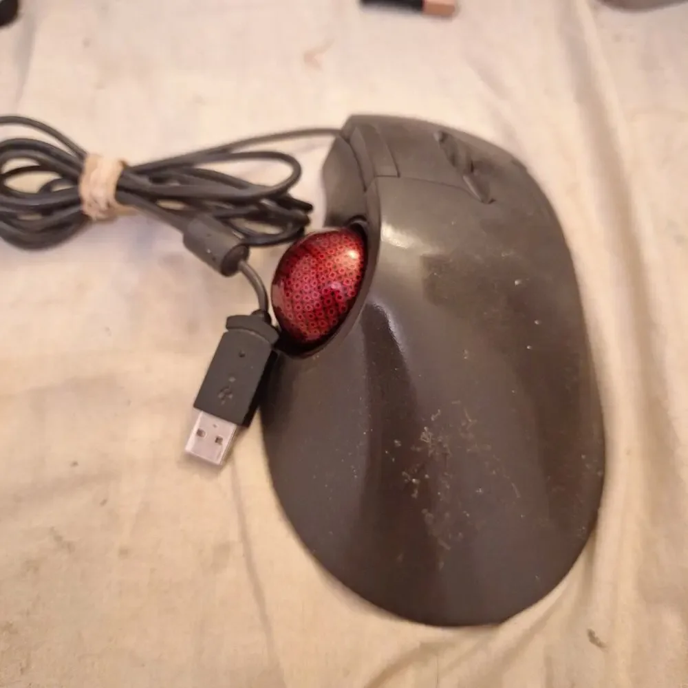 Microsoft Trackball Optical 1.0 PS2/USB Compat Mouse X05-87475 Red Ball. Tested